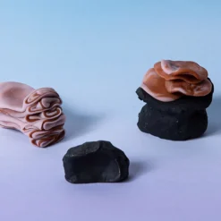 Set di 4 pomelli neri per porte Impronta #3 di Nicole Valenti