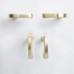 Set di 4 pomelli per porte in ottone Inca Evolution #1 di Nicole Valenti