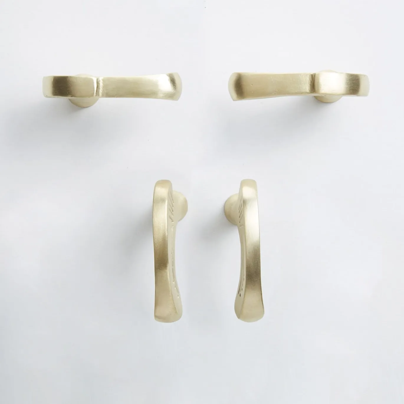 Set di 4 pomelli per porte in ottone Inca Evolution #1 di Nicole Valenti