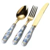 SET DI 3 POSATE DA PRANZO CON ROSE BLU