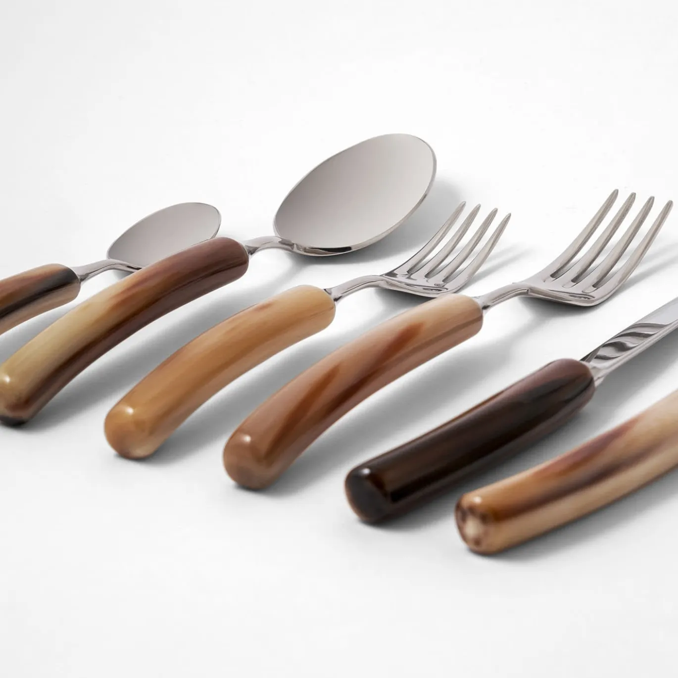 Set di posate da tavola classiche