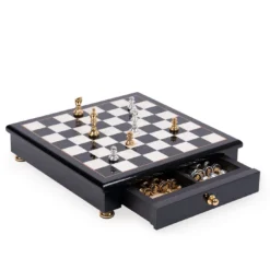 Set di scacchi classici stilizzati