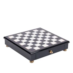 Set di scacchi classici stilizzati