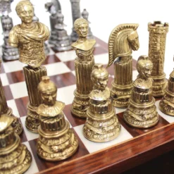 Set di Scacchi Impero Romano in Metallo Marrone