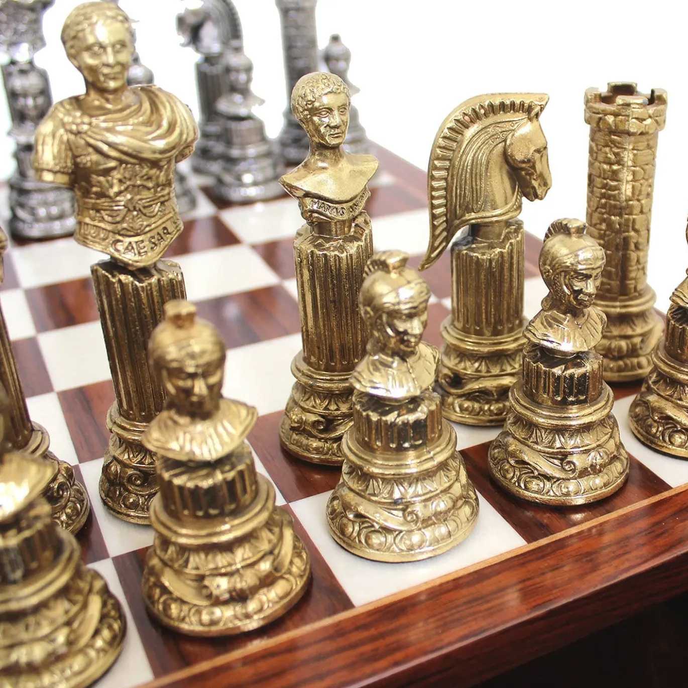 Set di Scacchi Impero Romano in Metallo Marrone