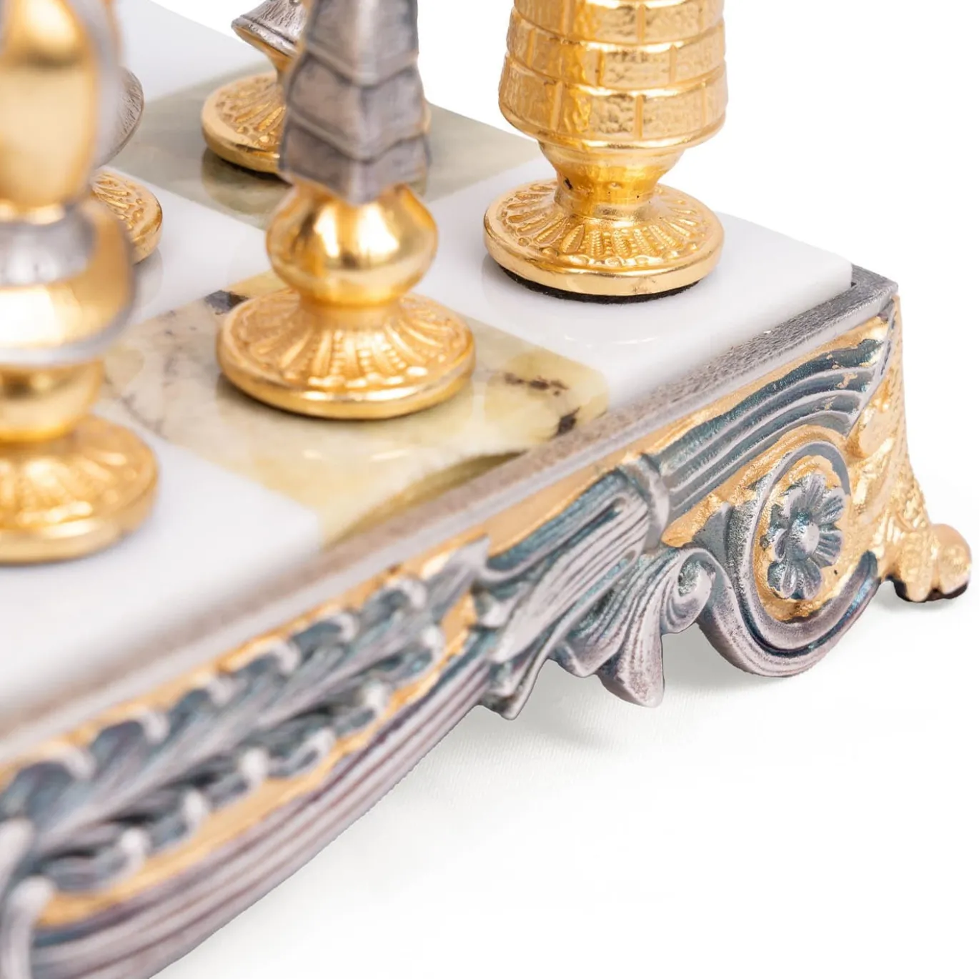 Set di Scacchi Medievale in Bronzo