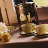 Set di 4 tazze da caffè e piattini in ceramica Monogram Vaniglia Imperiale