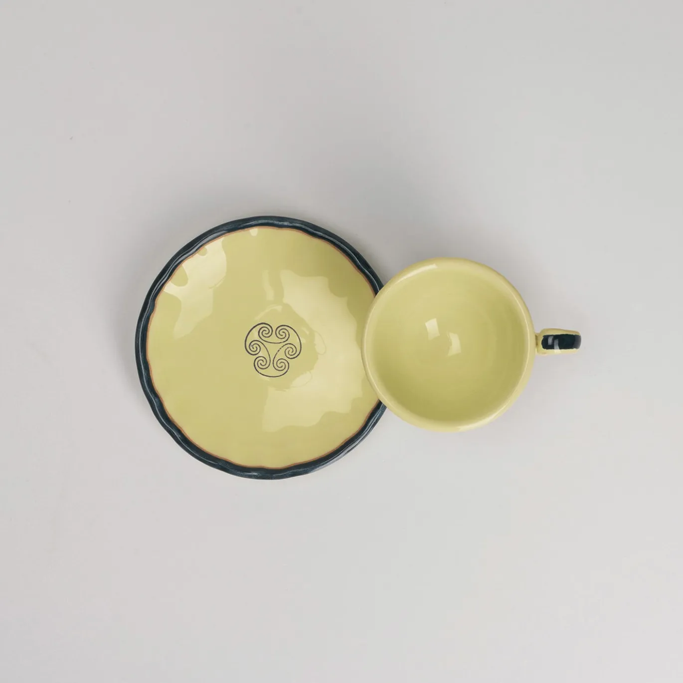 Set di 4 tazze da caffè e piattini in ceramica Monogram Vaniglia Imperiale