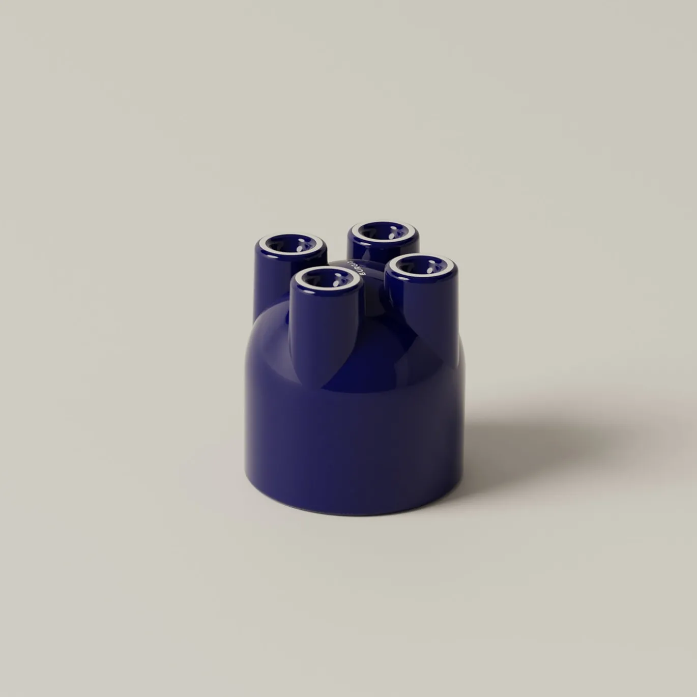 Set di 4 Tazze e Piattini Scultorei UUUUccio in Ceramica Lucida Cobalto