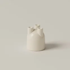 Set di 4 tazzine da espresso e piattini scultorei cUUUp in ceramica bianca lucida