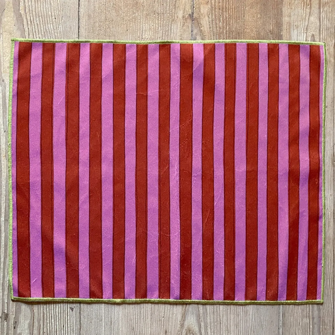Set di 4 Tovagliette a righe Magenta