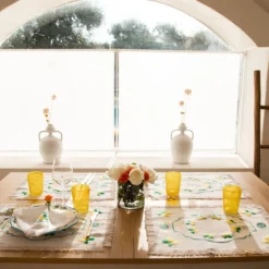 Set di 2 tovagliette bianche ricamate con frange Limoni