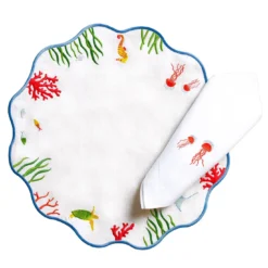 Set di tovagliette e tovaglioli di lino rotondi con coralli e meduse