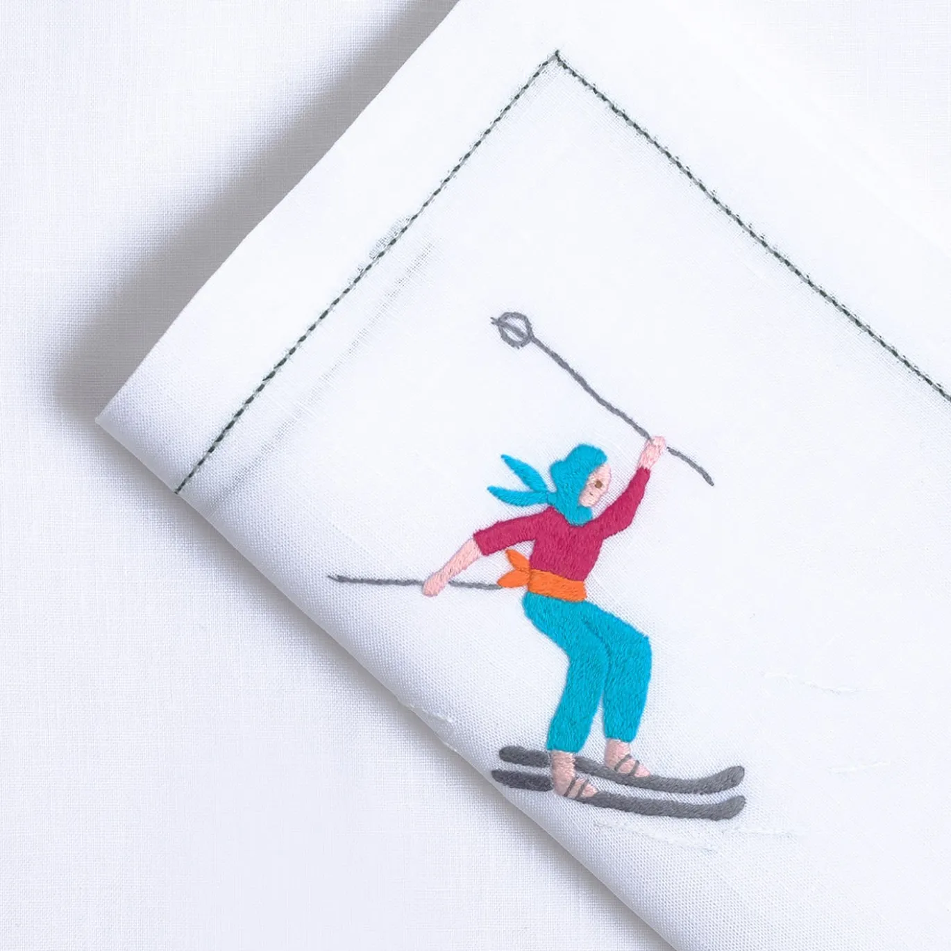 Set di tovagliette e tovaglioli ricamati a mano Ski #3