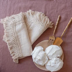 Set di 4 tovaglioli con frange color crema