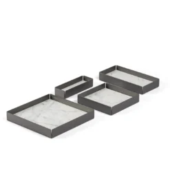Set di vassoi modulari Fontane Bianche di Elisa Ossino
