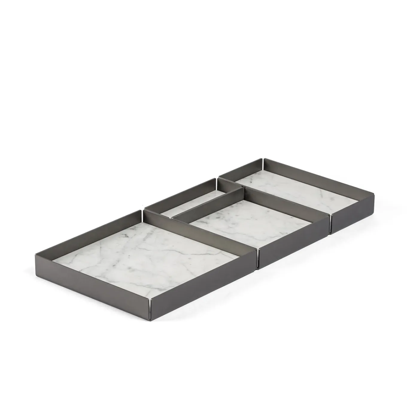 Set di vassoi modulari Fontane Bianche di Elisa Ossino
