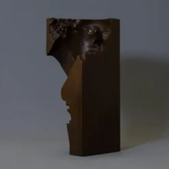 She Scultura in patina marrone scuro