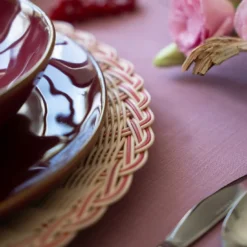 Sottopiatto in midollino bicolore in rosa geranio