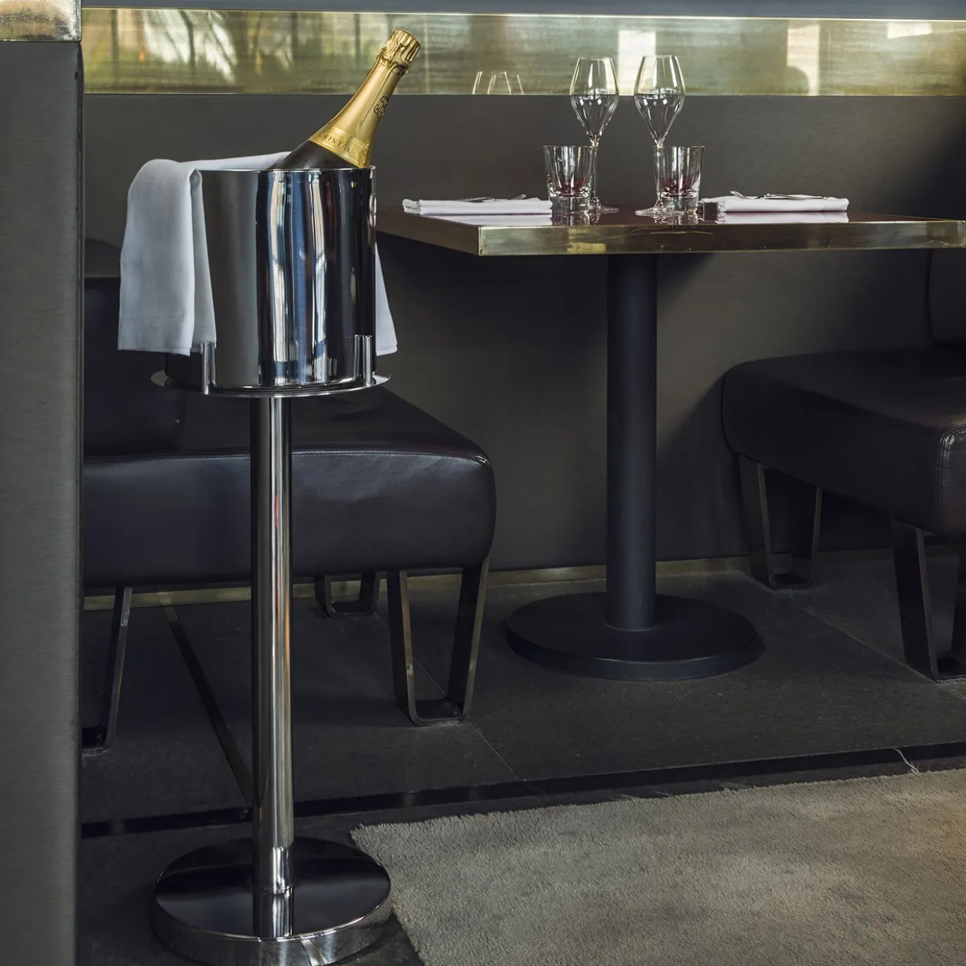 Stile Raffreddatore per vino isolato in acciaio inox per 2 bottiglie