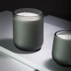 Stilla Cerae Candela grande grigio acciaio di Federico Peri