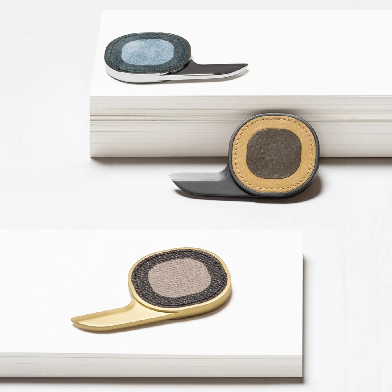 Tagliacarte in ottone Segno