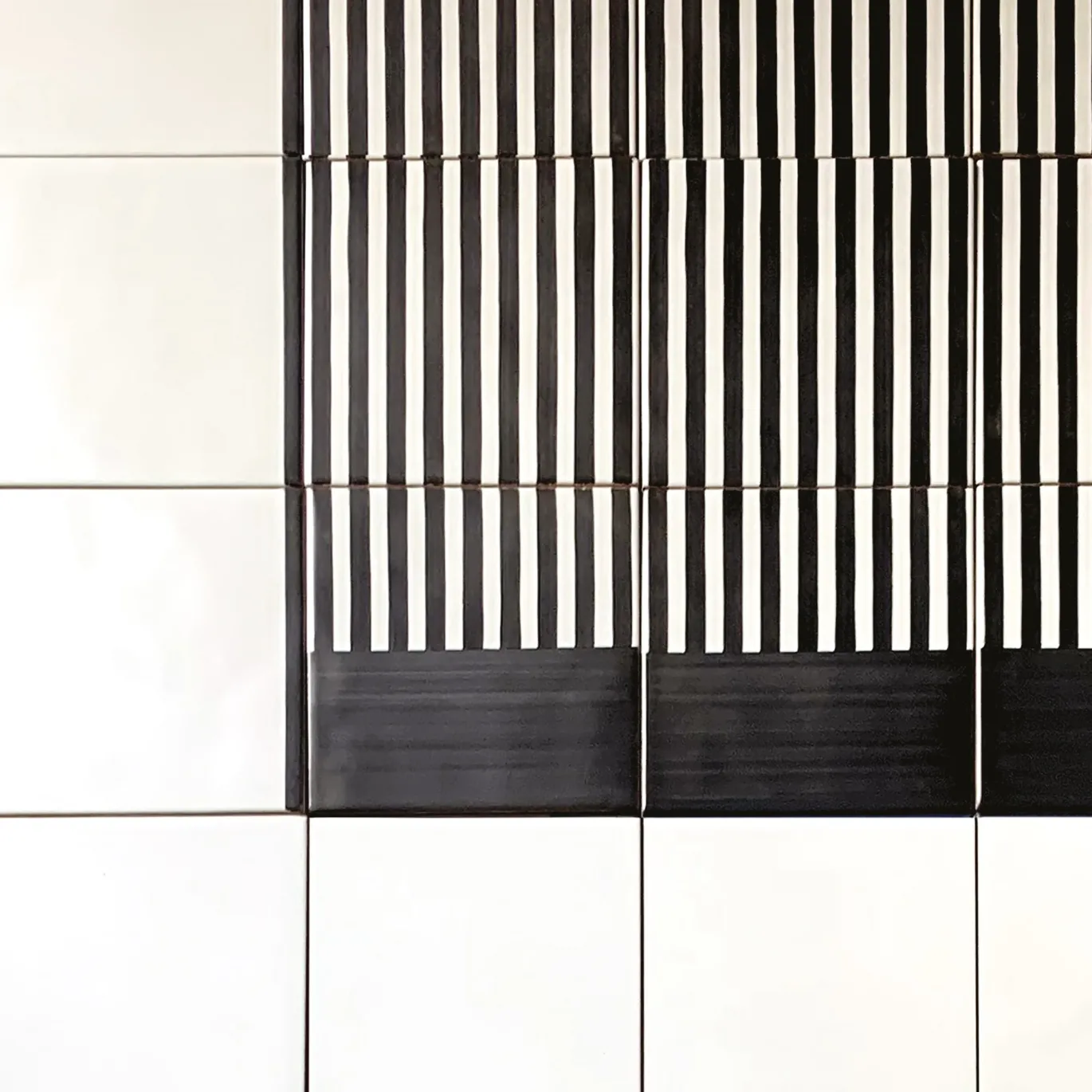 Tappeto Composizione ceramica in bianco e nero di Giuliano Andrea dell'Uva 160 X 120