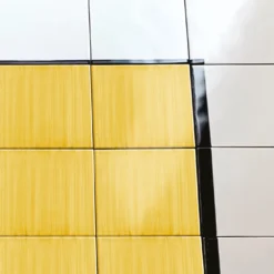 Tappeto Composizione ceramica giallo totale di Giuliano Andrea dell'Uva 120 X 80