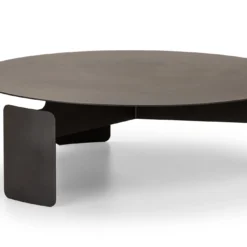 Tavolino nero Shirudo di Elisa Honkanen
