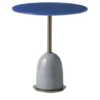 Tavolino Pins rotondo in ceramica e vetro blu