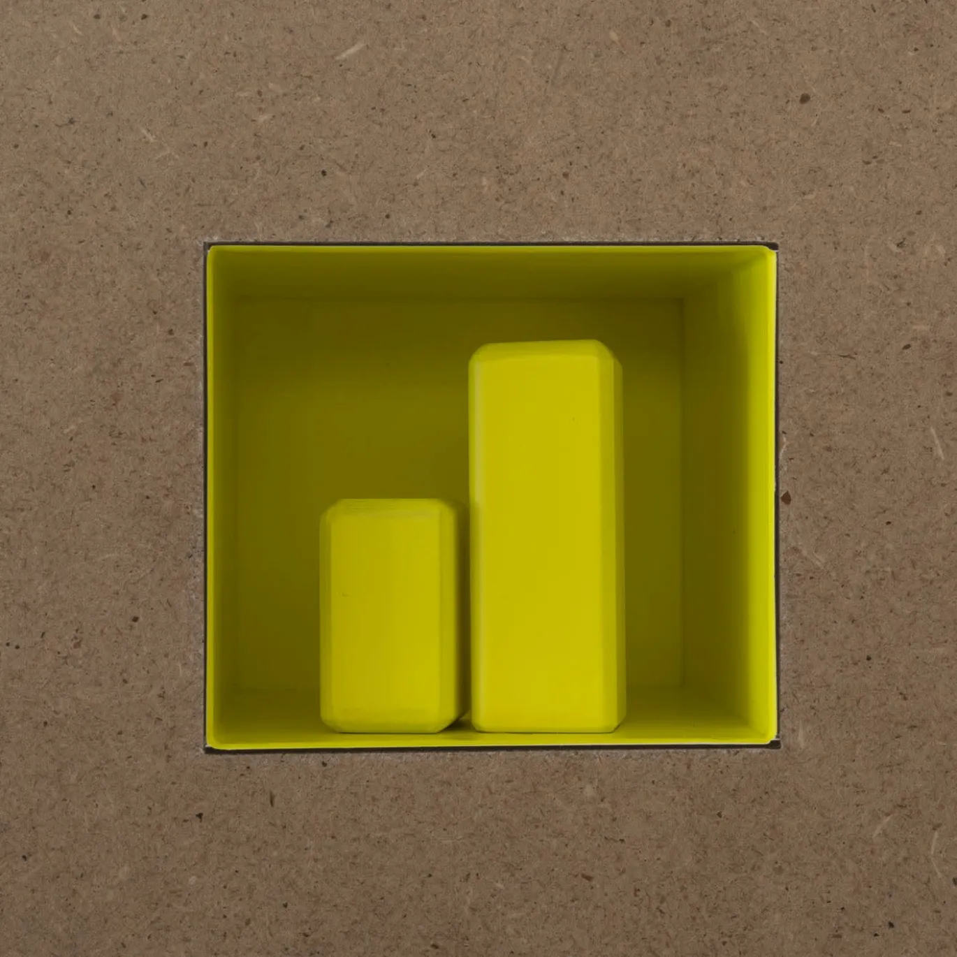 Tema del vuoto Nella Misura Di 30 (Quadrato Con Vuoto Giallo)