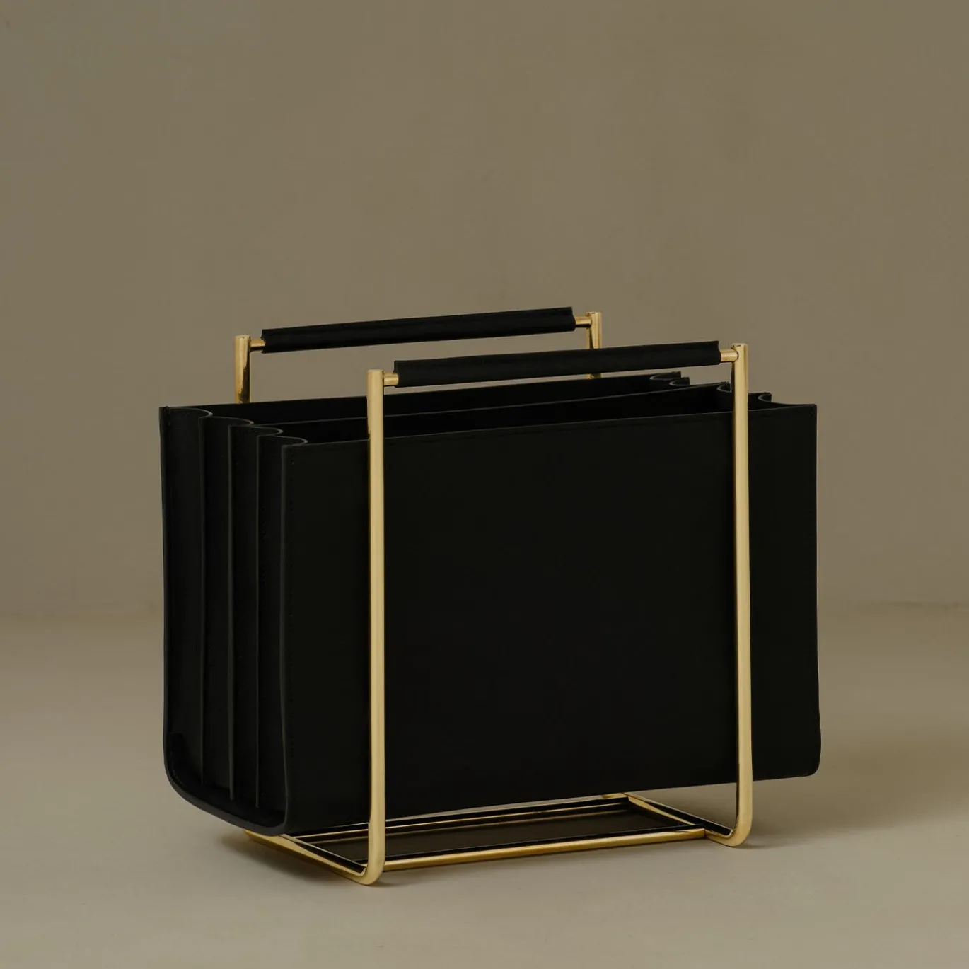The Vignette Magazine Rack