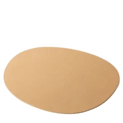 Tovaglietta rotonda in pelle beige Maris di Kelly Wearstler