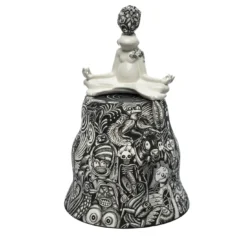 Tra la scultura in ceramica