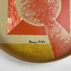 T1 Vassoio rotondo arancione e oro di Meccani Studio