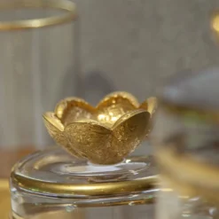 Vaso basso in vetro con base ispirata a Michelangelo