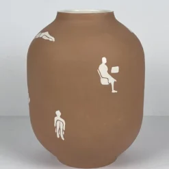 Vaso con Figure Vaso bianco e beige
