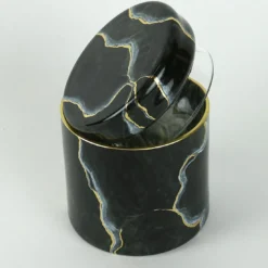 Vaso di vetro nero ispirato al marmo di Portoro con coperchio