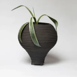 Vaso in gres nero Favo