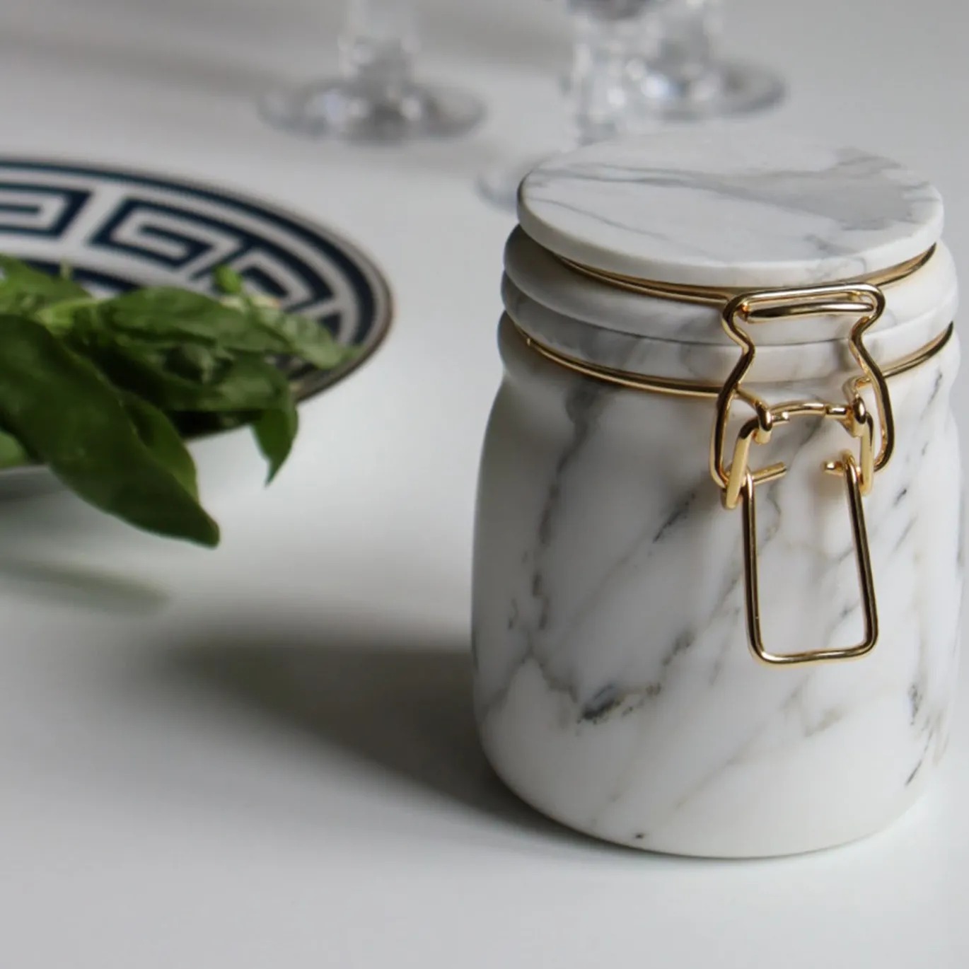 Vaso Miss in Marmo Bianco Calacatta di Lorenza Bozzoli