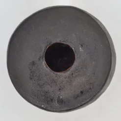 Vaso nero con bocca piatta