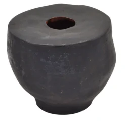 Vaso nero con bocca piatta