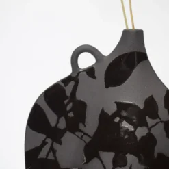 Vaso Ombra in gres nero con dettagli lucidi #1