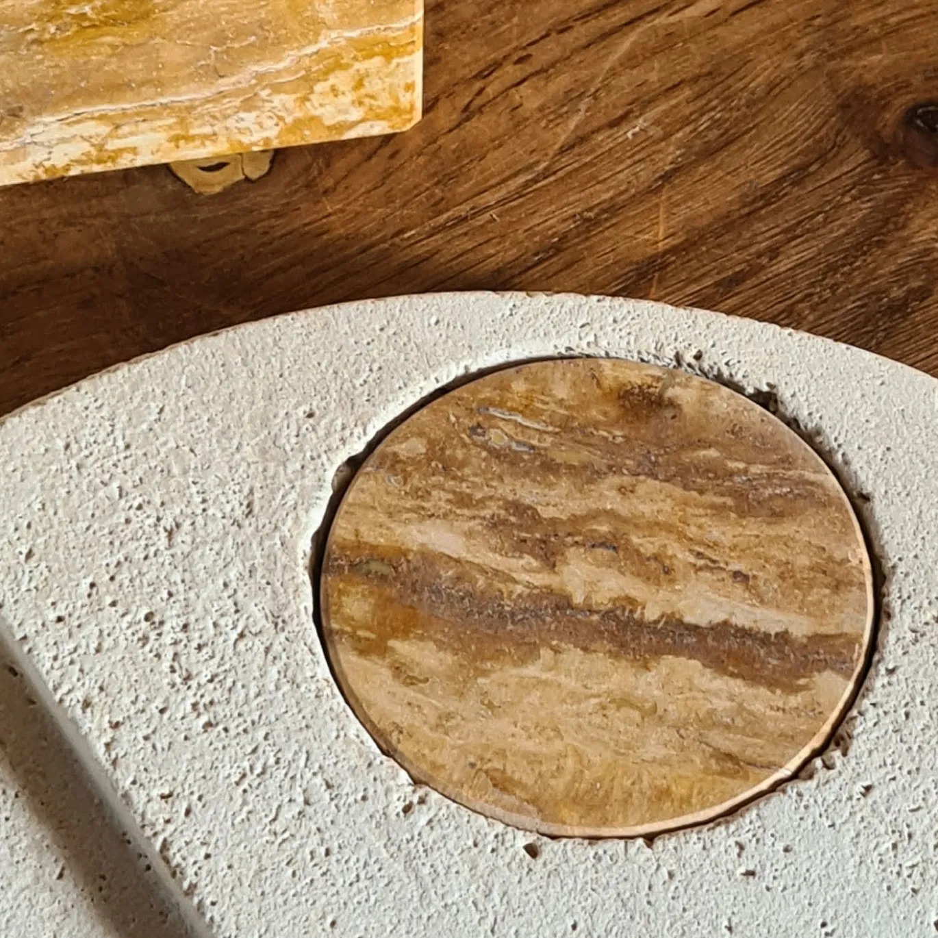 Vassoio Aperitivo Moon in Travertino Romano