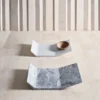 Vassoio in marmo Filo con ciotola in legno di cedro