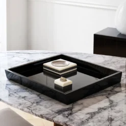 Vassoio quadrato Paolino in laccato nero lucido