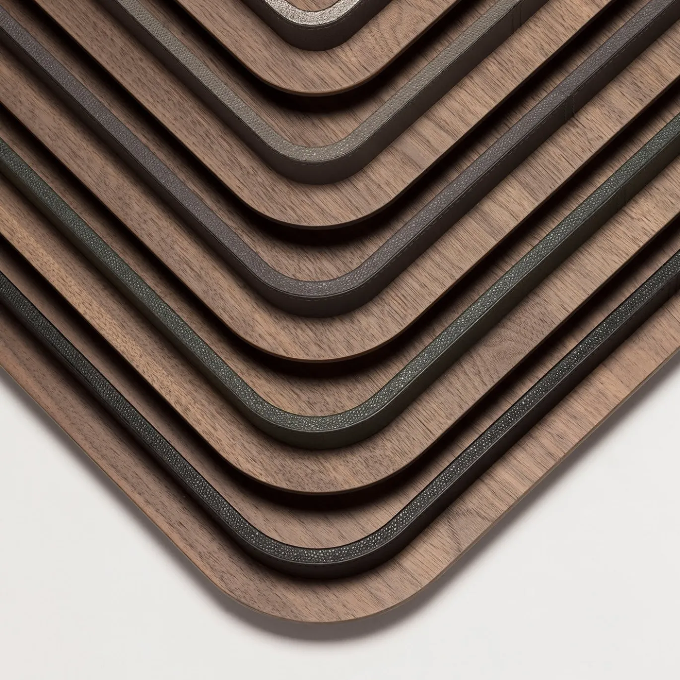 Vassoio rettangolare Lloyd N. 6 con cornice nera