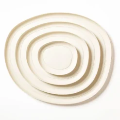 Vassoio rotondo medio bianco Maris di Kelly Wearstler