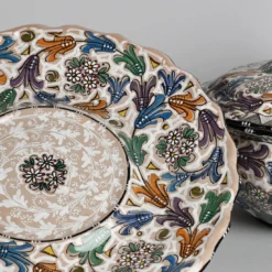 Zuppiera in ceramica policroma con piatto